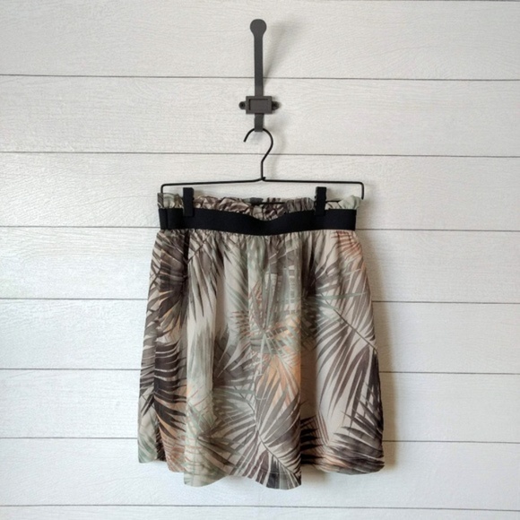 H&M Tropical Palm Leaf Skirt - Picture 4 of 5